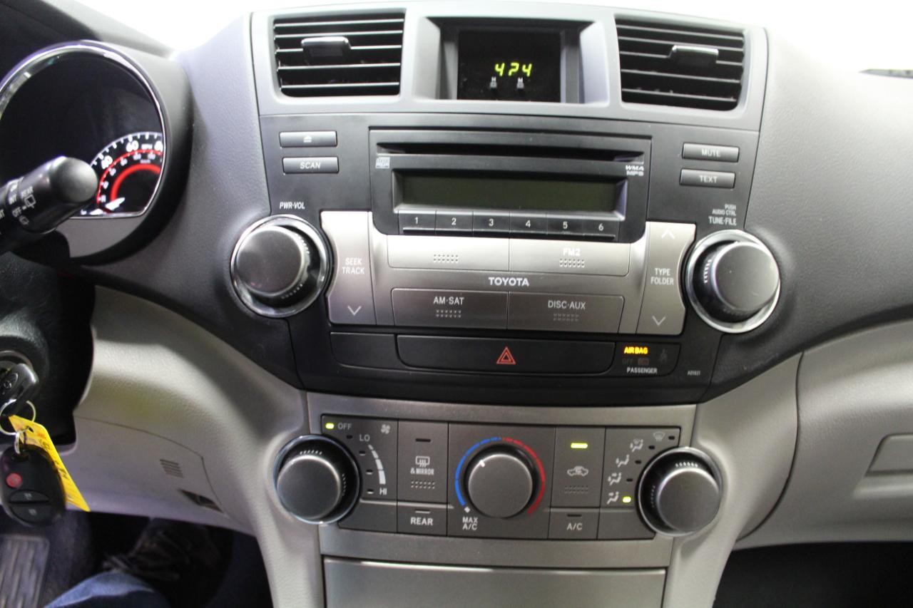 Toyota Highlander 4WD 4dr V6 (Natl) 2012