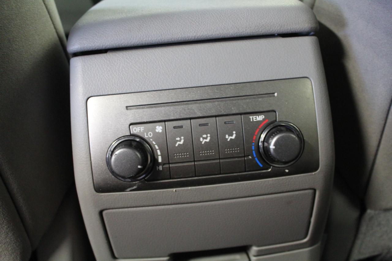 Toyota Highlander 4WD 4dr V6 (Natl) 2012