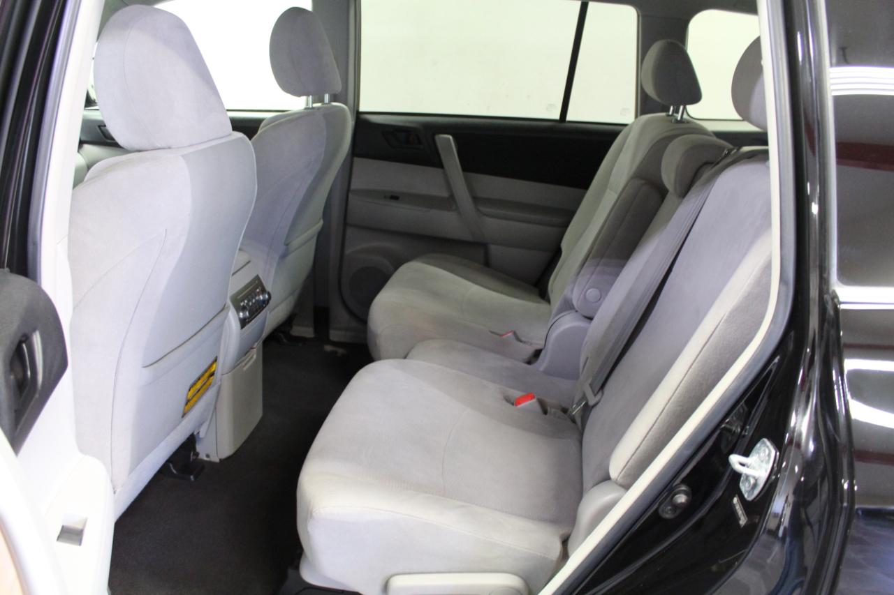 Toyota Highlander 4WD 4dr V6 (Natl) 2012