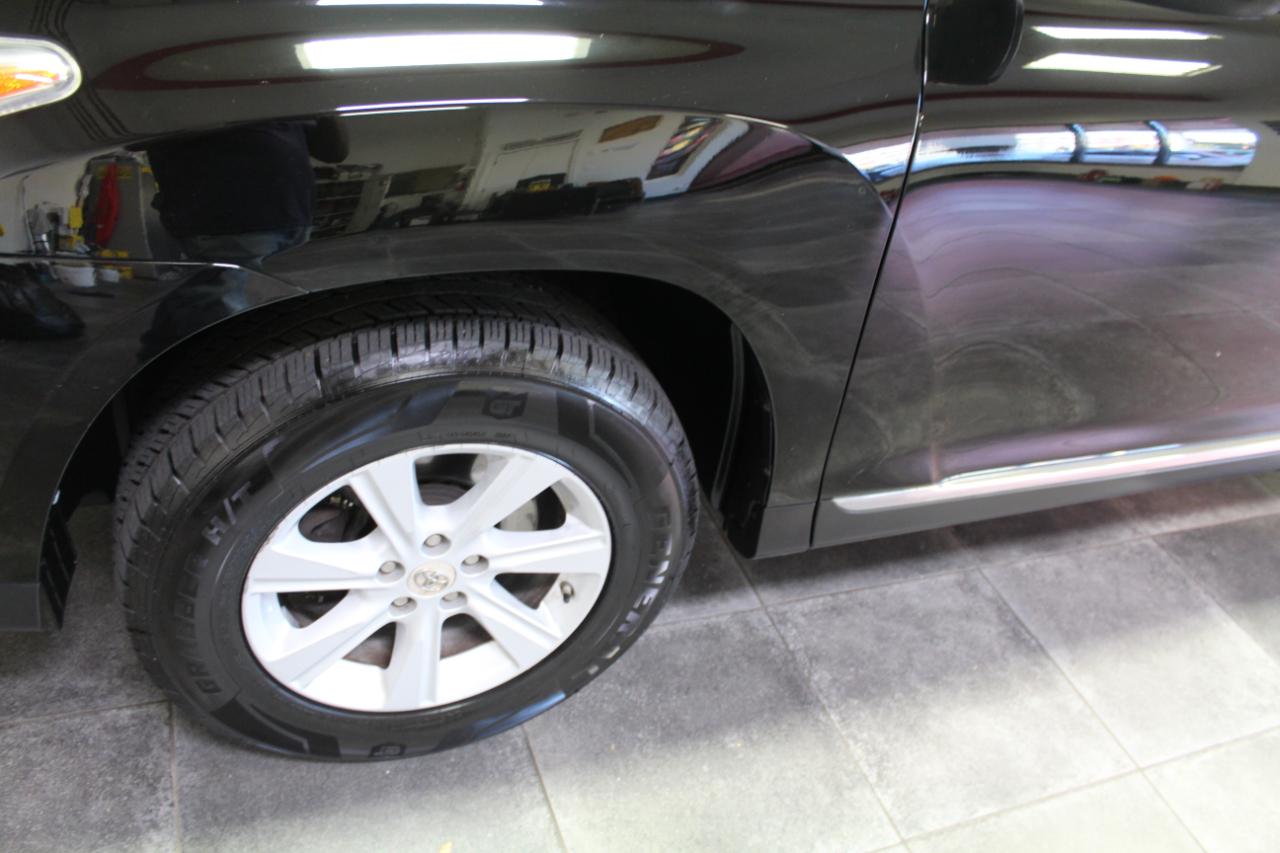 Toyota Highlander 4WD 4dr V6 (Natl) 2012