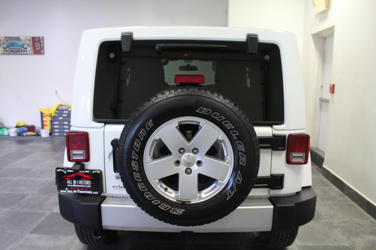 Jeep Wrangler 4WD 2dr Sahara 2012