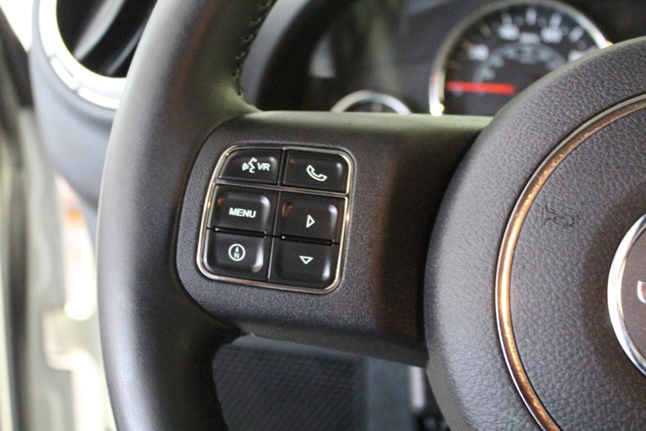 Jeep Wrangler 4WD 2dr Sahara 2012