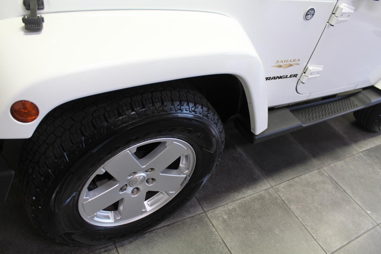 Jeep Wrangler 4WD 2dr Sahara 2012