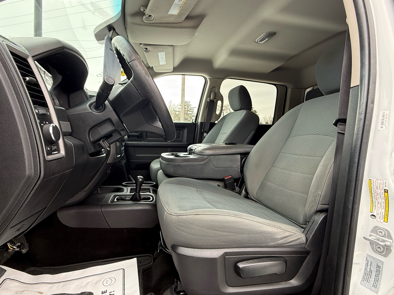 RAM 2500 Tradesman Crew Cab SWB 4WD 2016