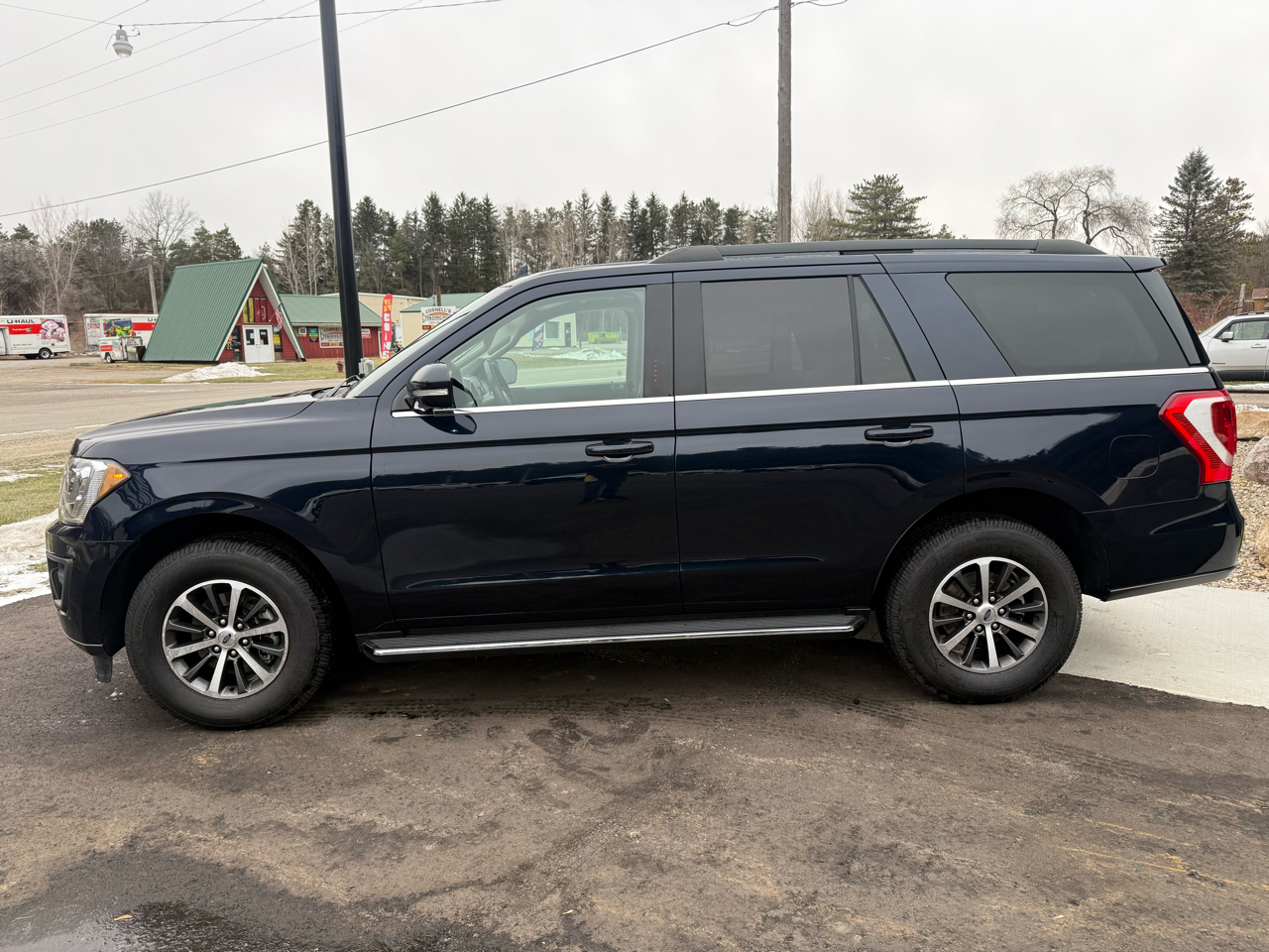 Ford Expedition XLT 4WD 2021