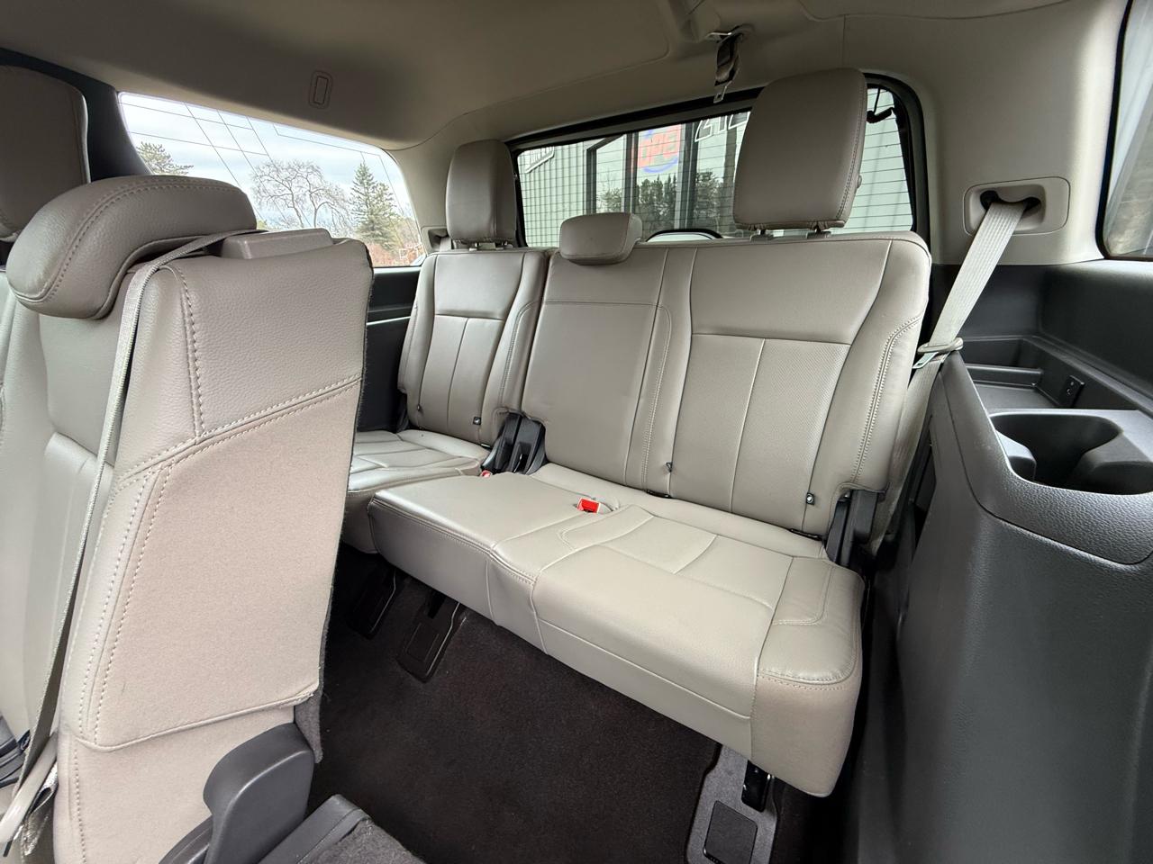 Ford Expedition XLT 4WD 2021