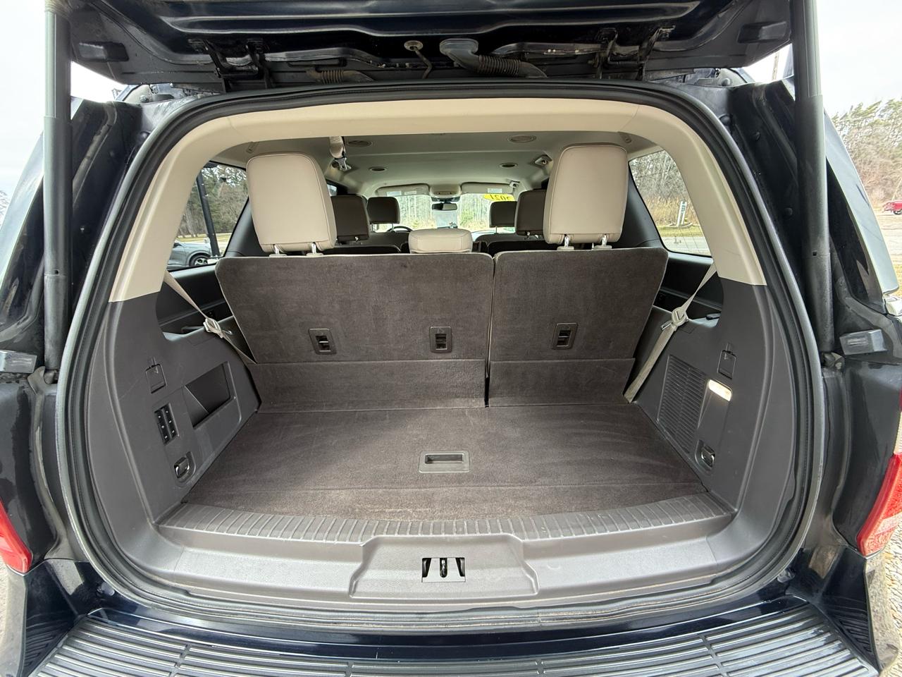 Ford Expedition XLT 4WD 2021