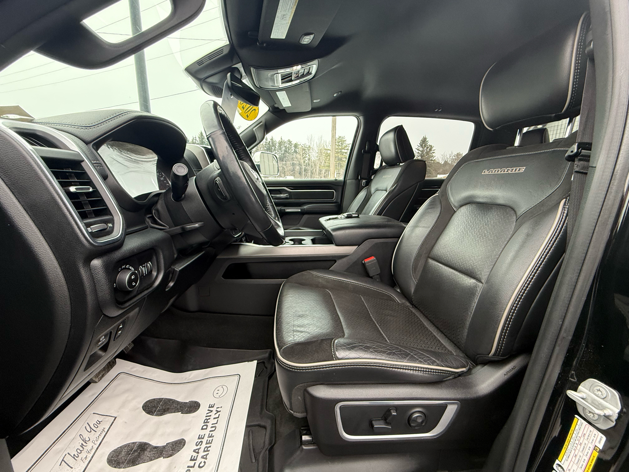 RAM 1500 Laramie Crew Cab SWB 4WD 2020