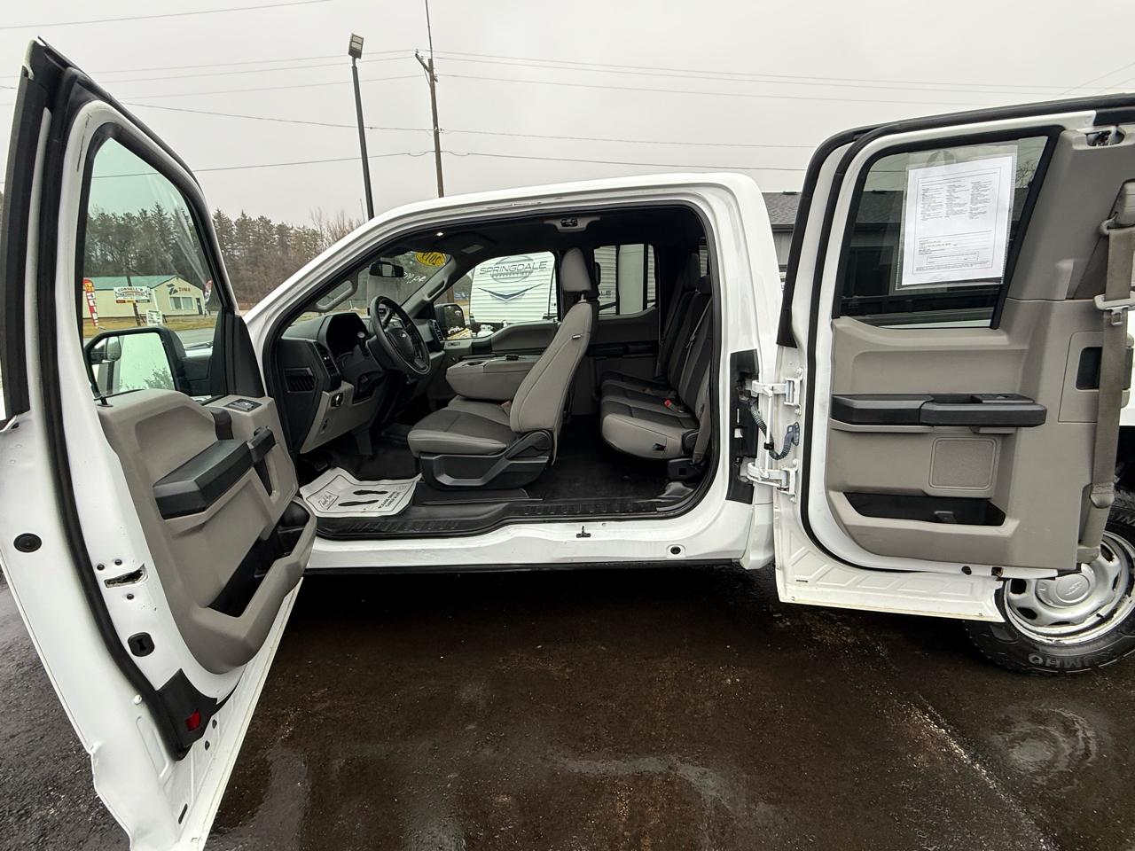 Ford F-150 4WD SuperCab 145" XL 2019