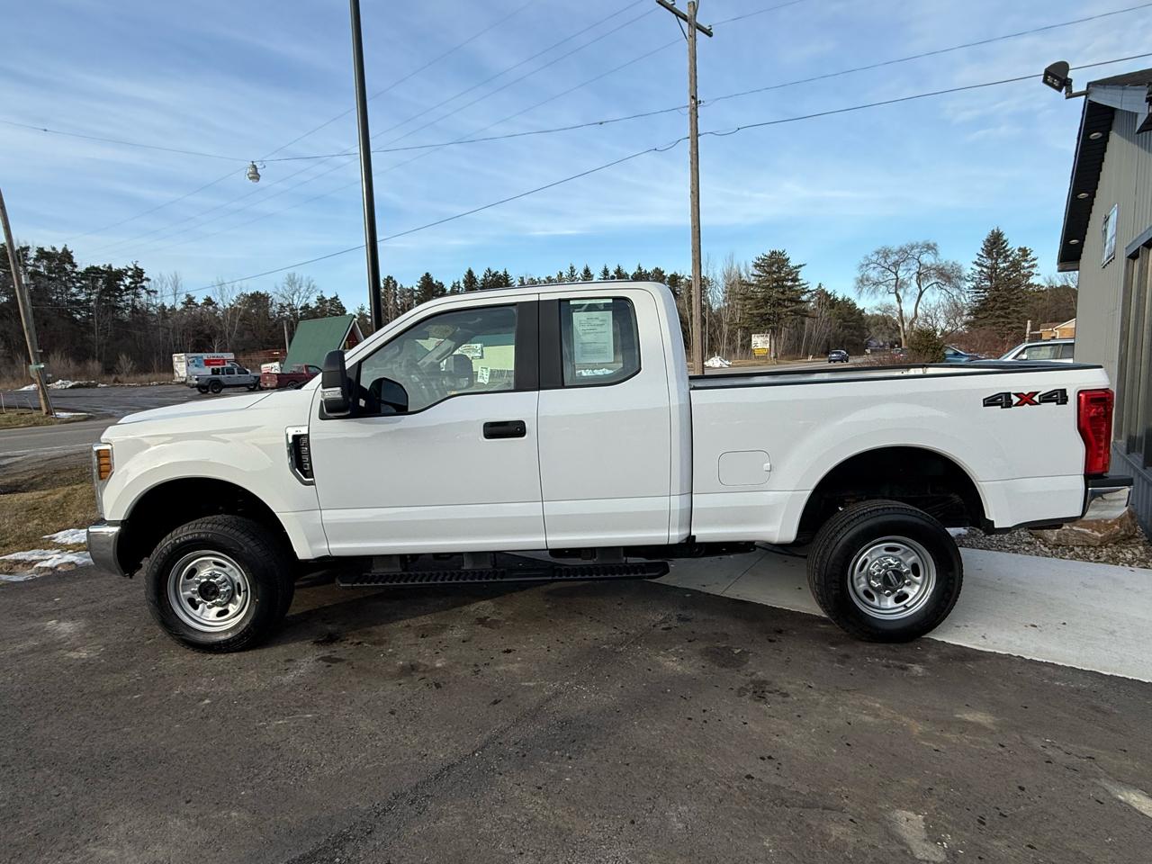 Ford F-250 SD XL SuperCab 4WD 2019