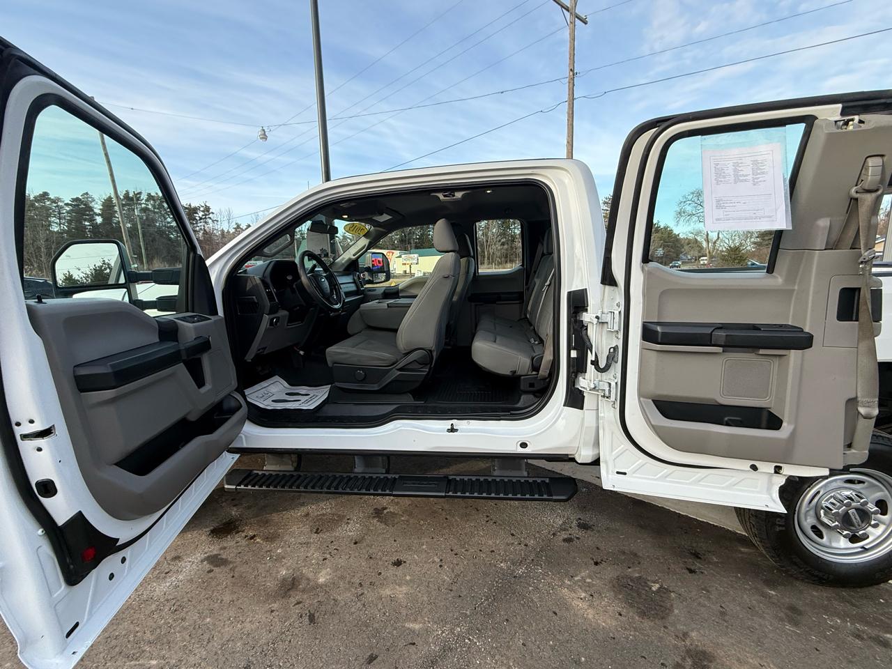 Ford F-250 SD XL SuperCab 4WD 2019