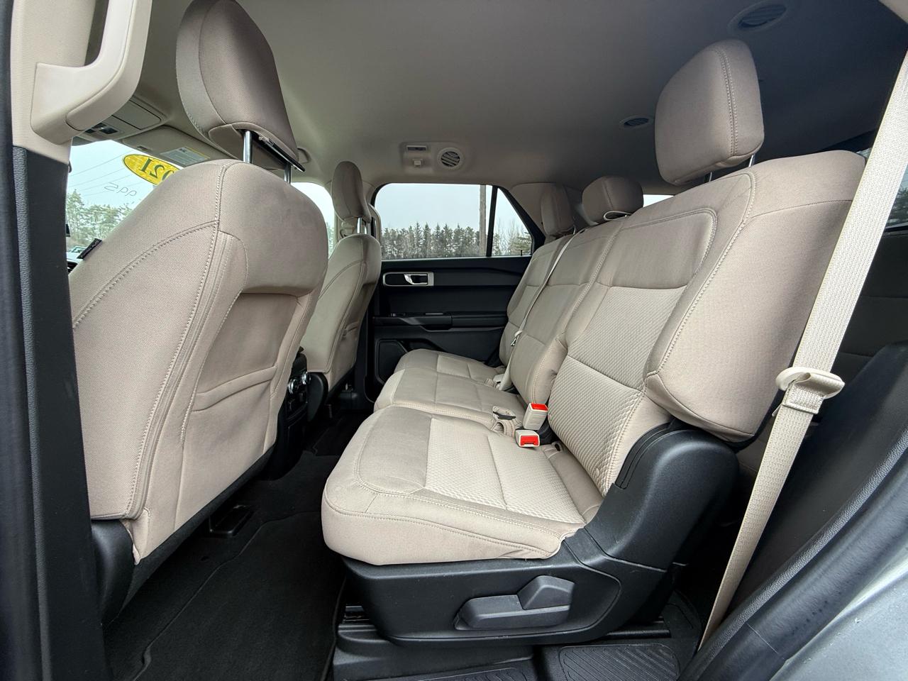 Ford Explorer Base AWD 2021