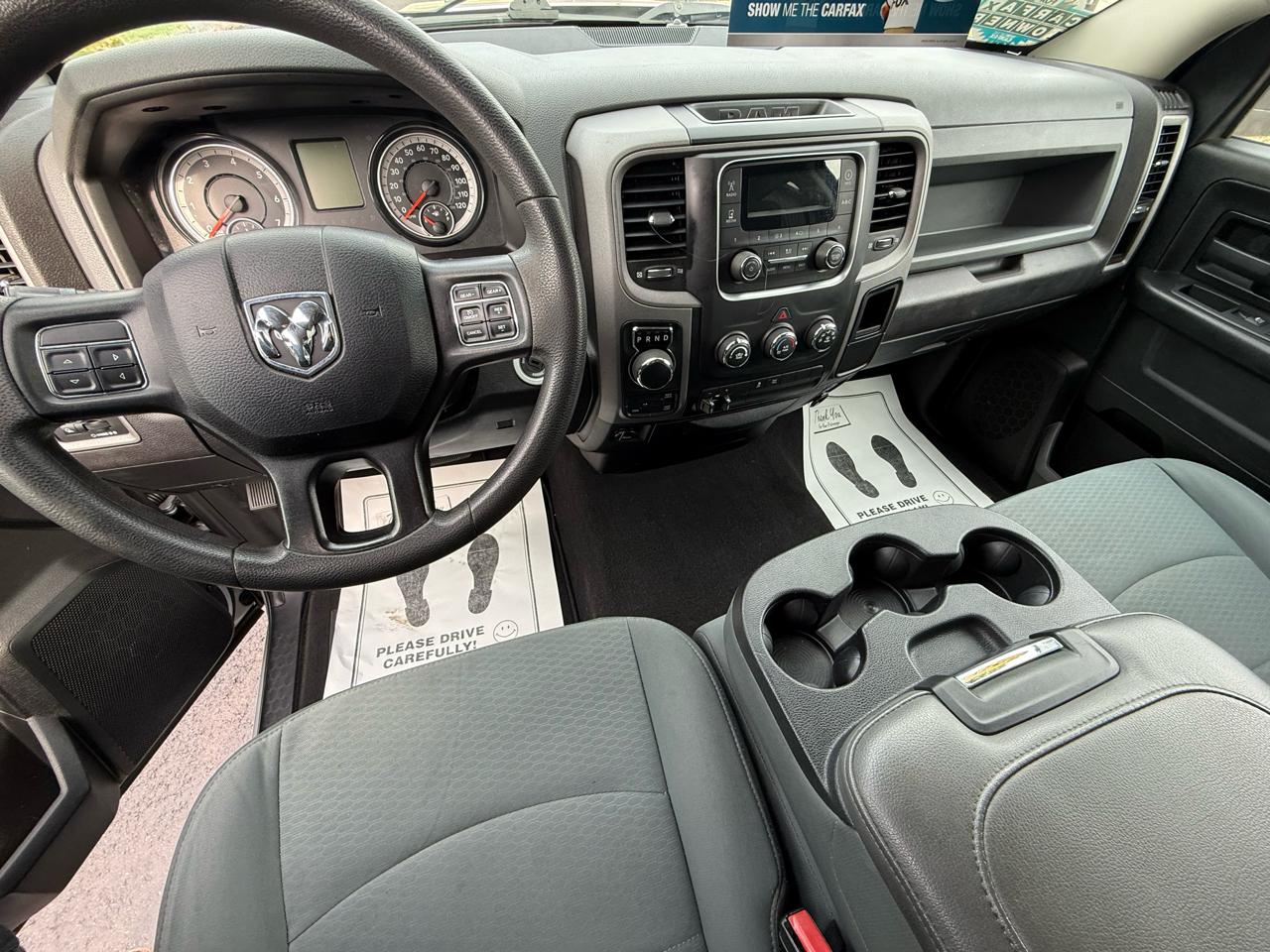 RAM 1500 4WD Quad Cab 140.5" Express 2018