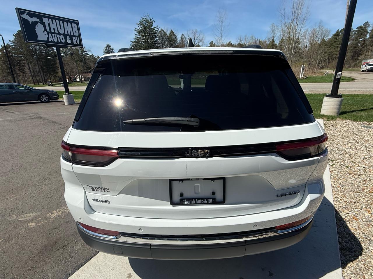 Jeep Grand Cherokee Laredo 4WD 2023