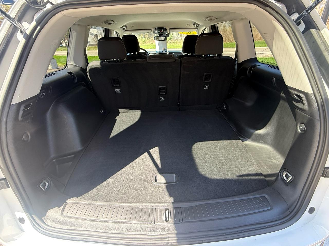 Jeep Grand Cherokee Laredo 4WD 2023