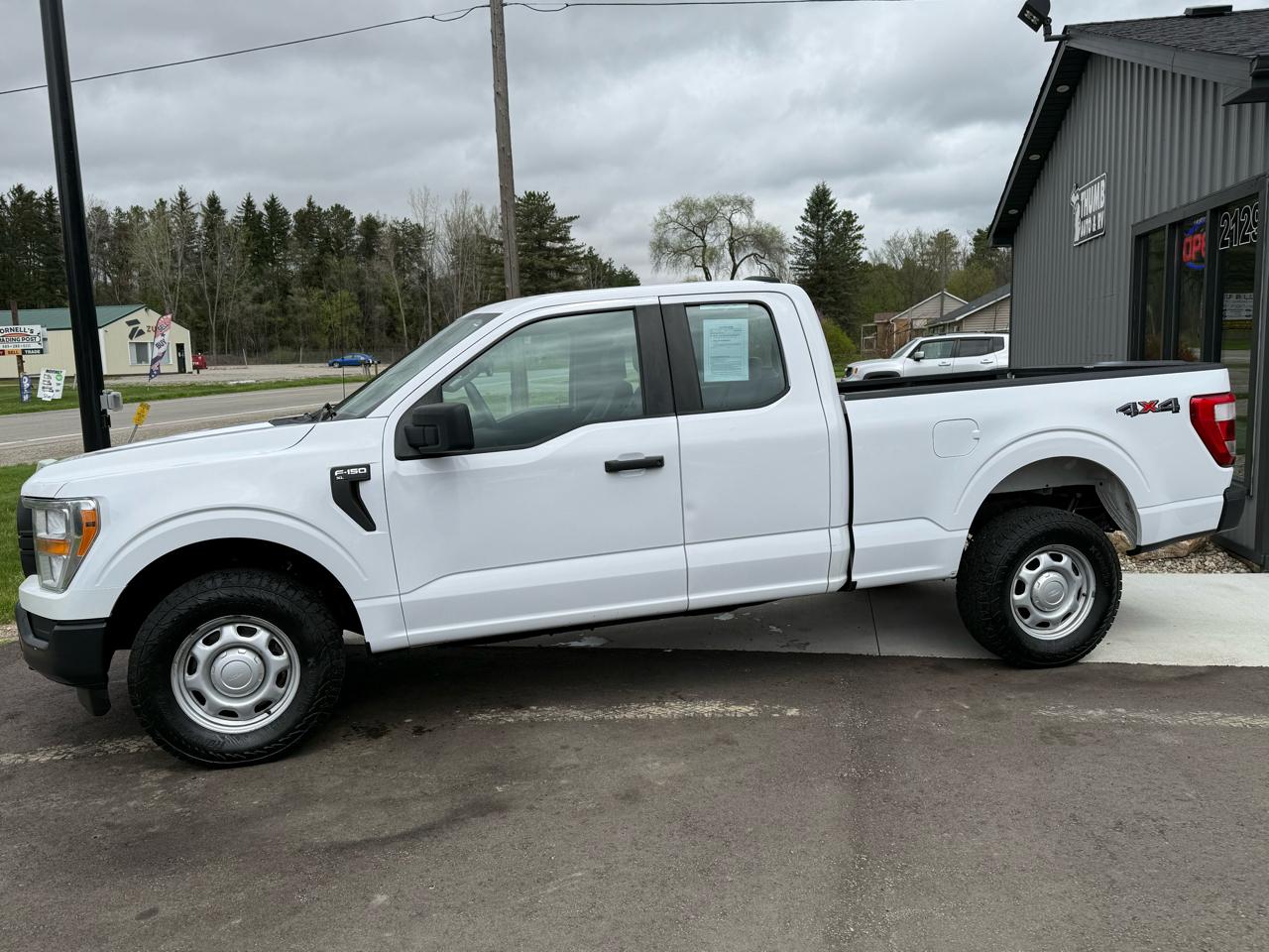 Ford F-150 4WD SuperCab 163" XL 2021