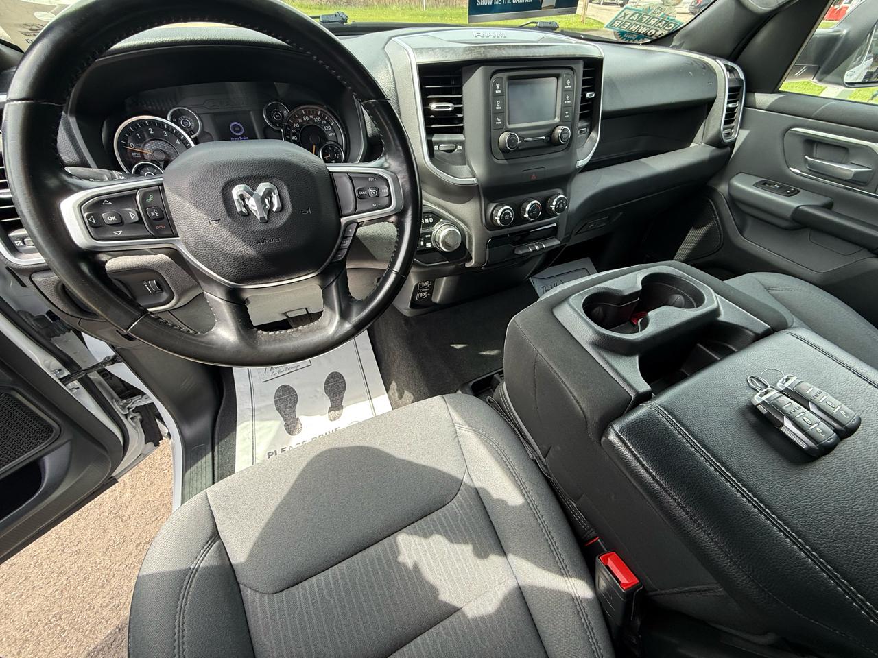 RAM 1500 Big Horn Quad Cab 4WD 2021