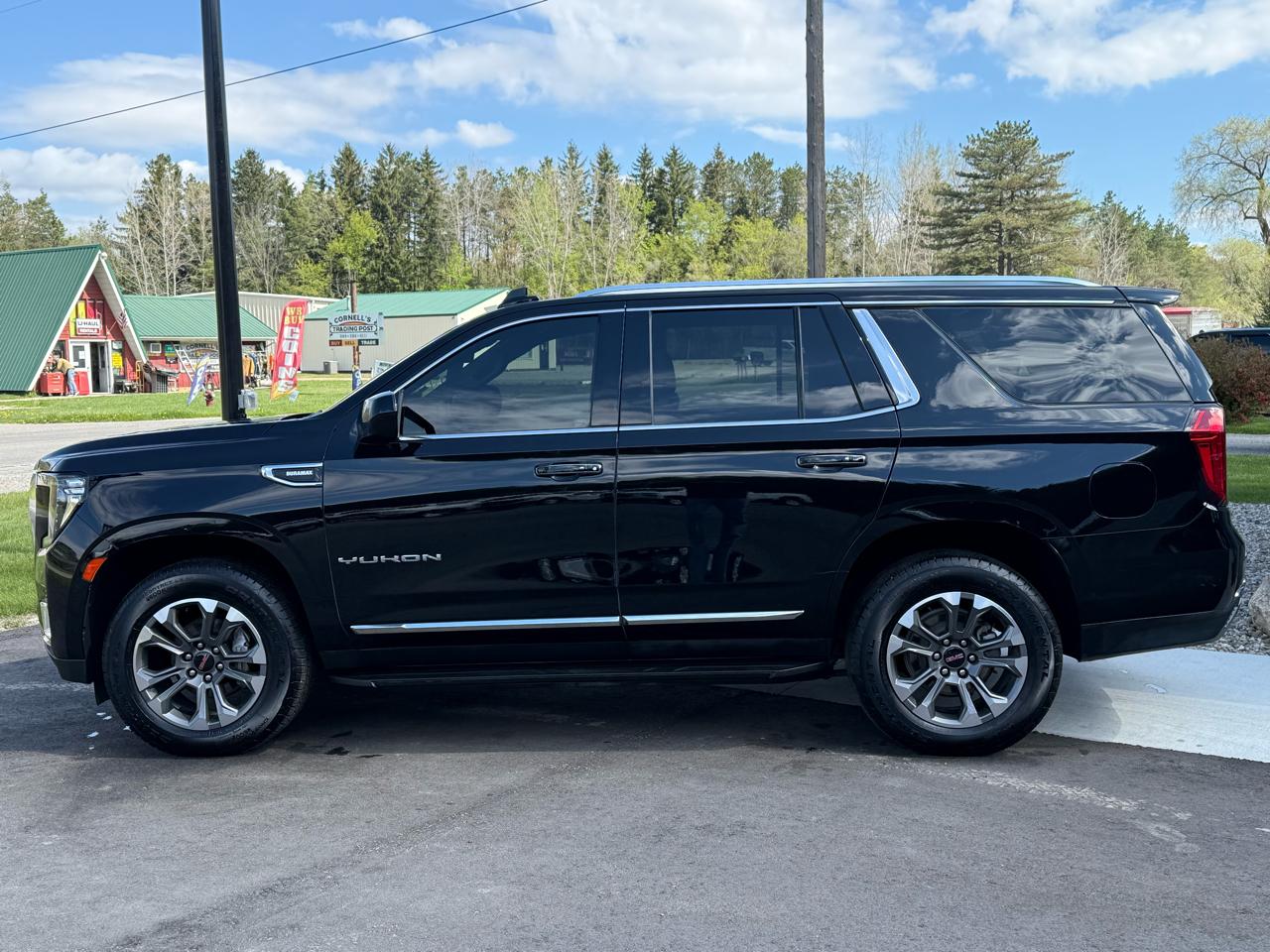 GMC Yukon SLT 4WD 2024