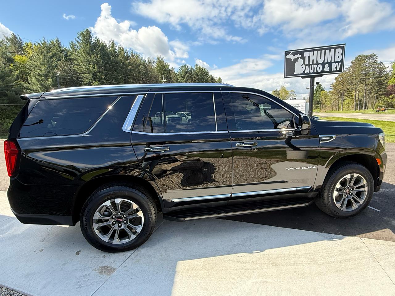 GMC Yukon SLT 4WD 2024