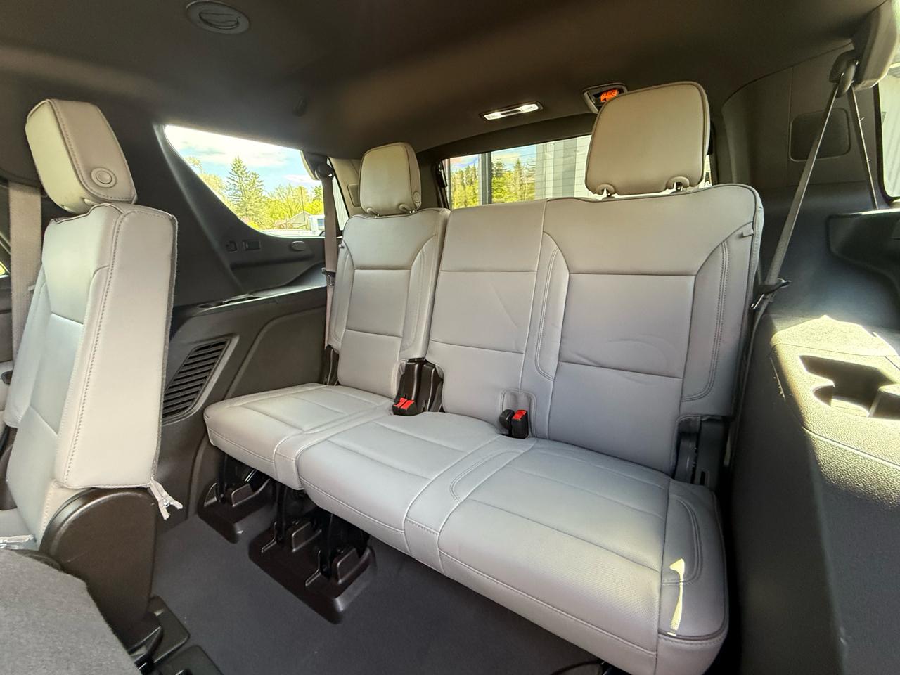 GMC Yukon SLT 4WD 2024