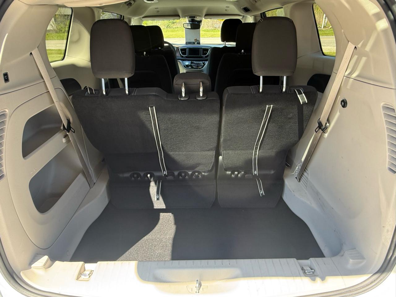 Chrysler Voyager LX 2024