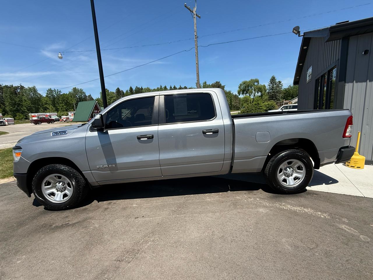 RAM 1500 4WD Crew Cab 140.5" Tradesman 2019
