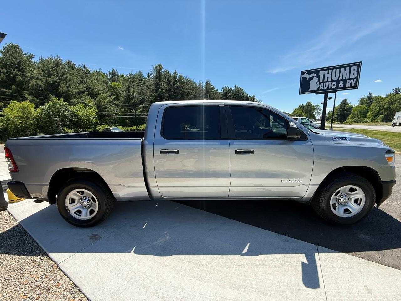 RAM 1500 4WD Crew Cab 140.5" Tradesman 2019