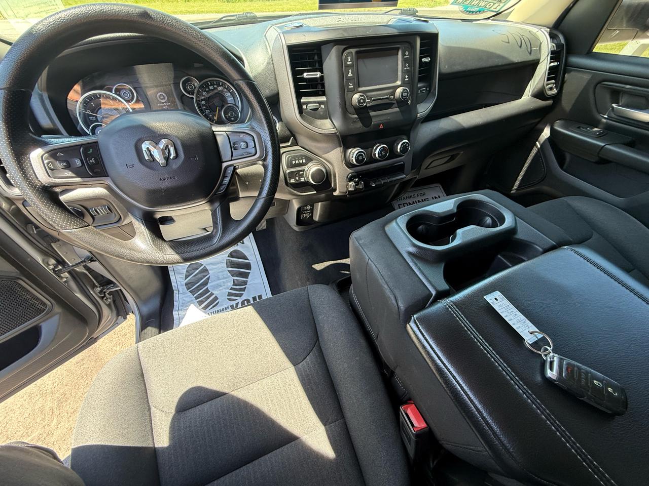 RAM 1500 4WD Crew Cab 140.5" Tradesman 2019