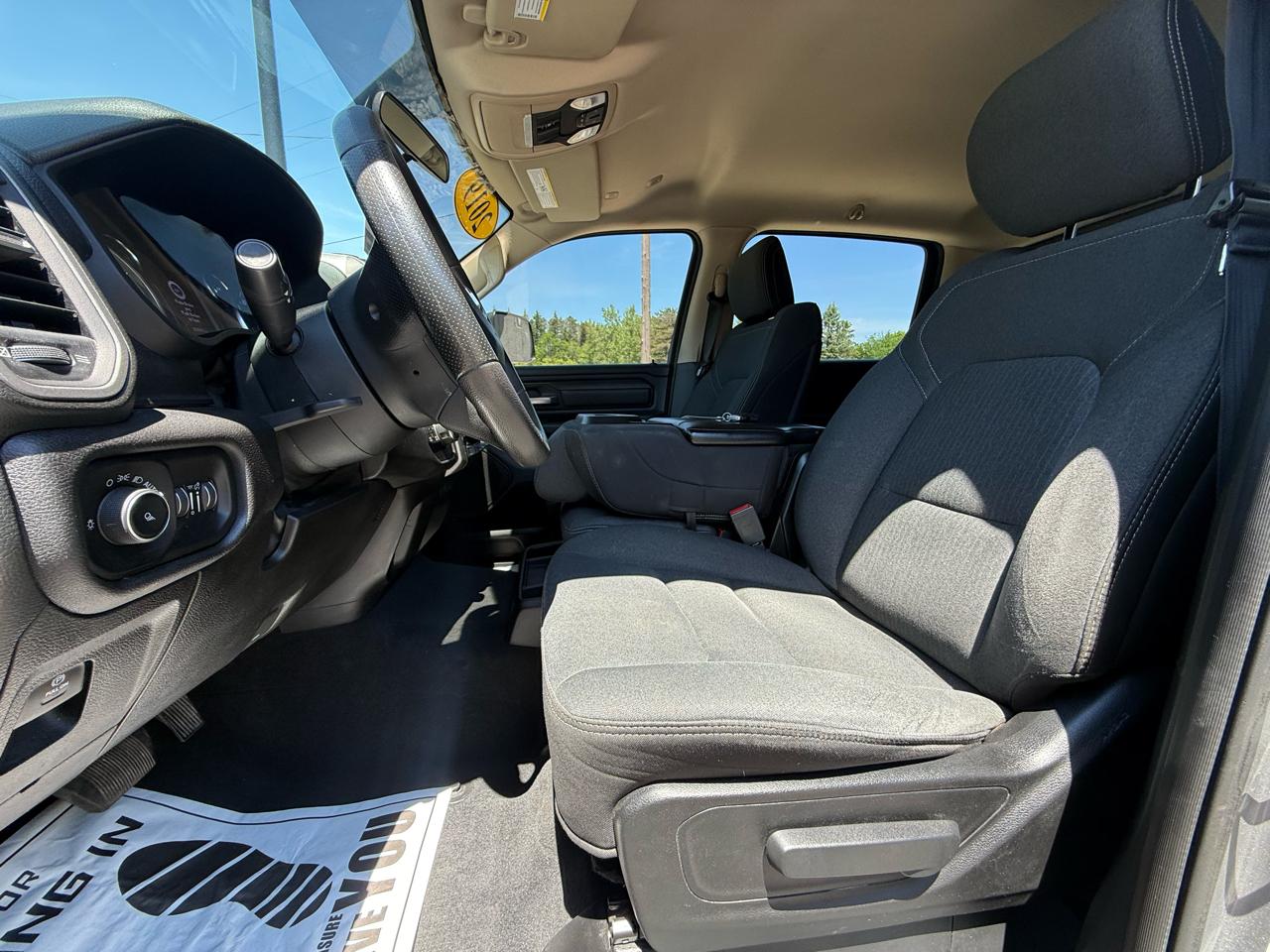 RAM 1500 4WD Crew Cab 140.5" Tradesman 2019