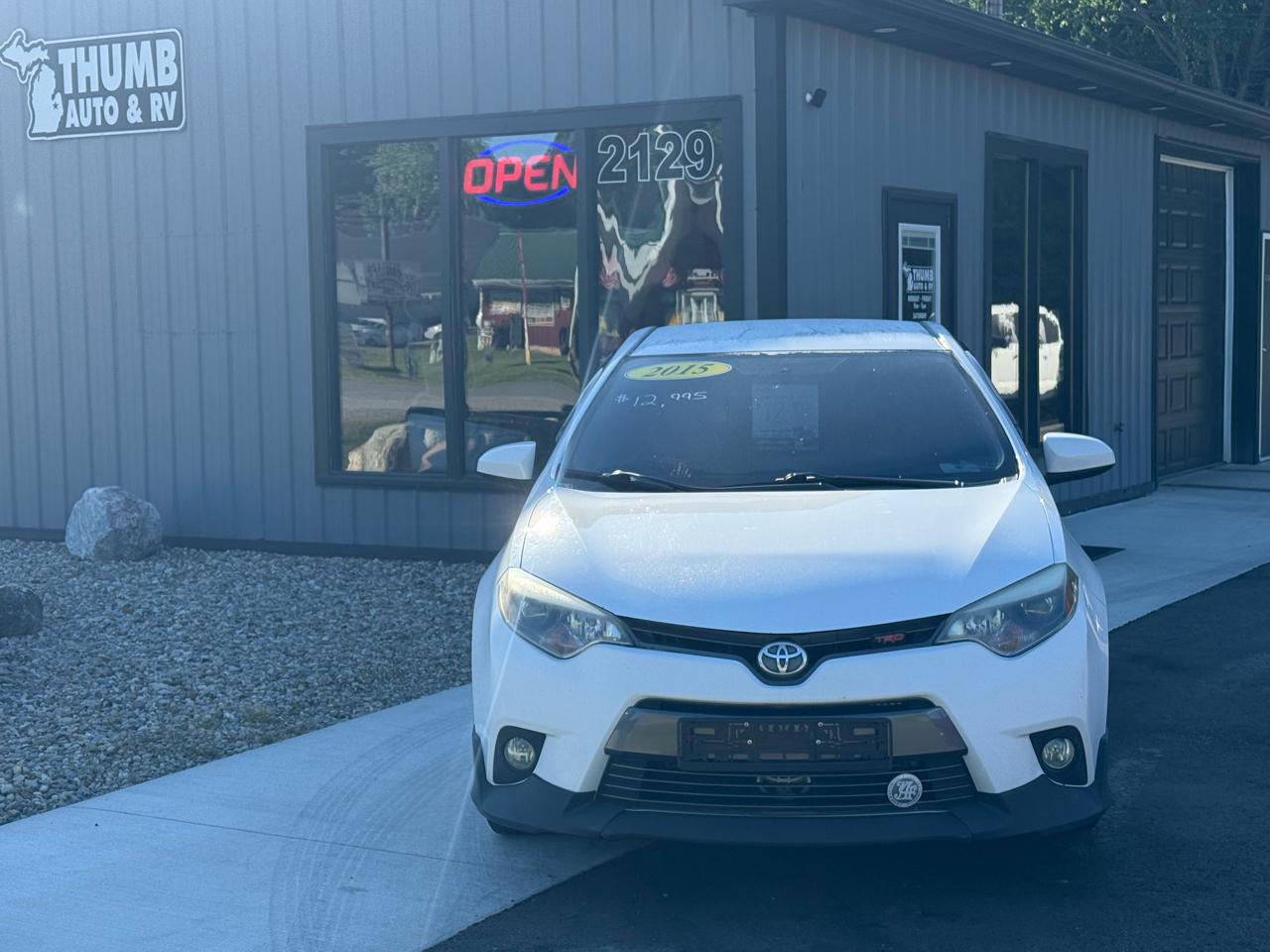 2015 Toyota Corolla LE 4D Sedan