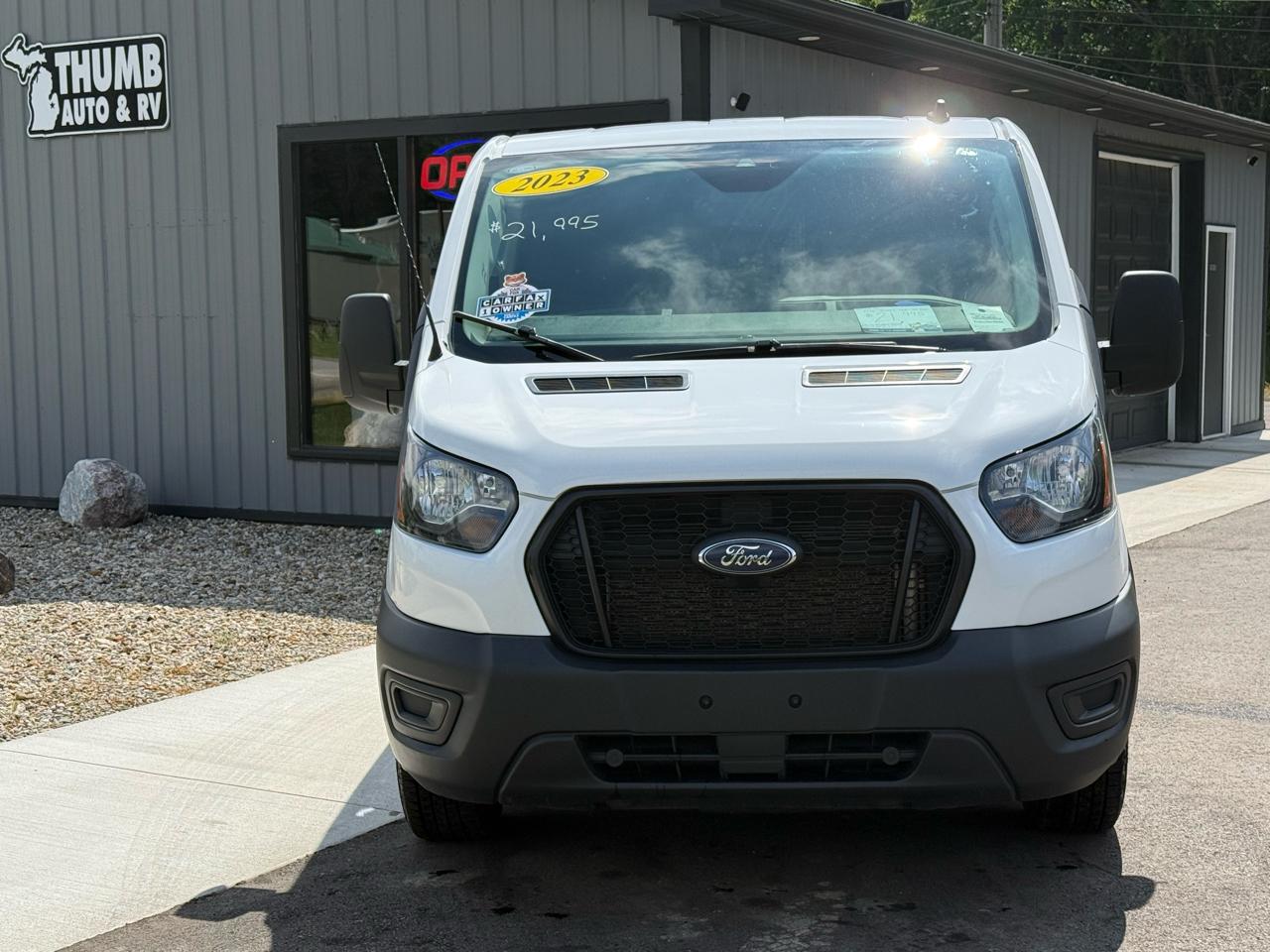 Ford Transit 150 Van Med. Roof w/Sliding Pass. 130-in. WB 2023