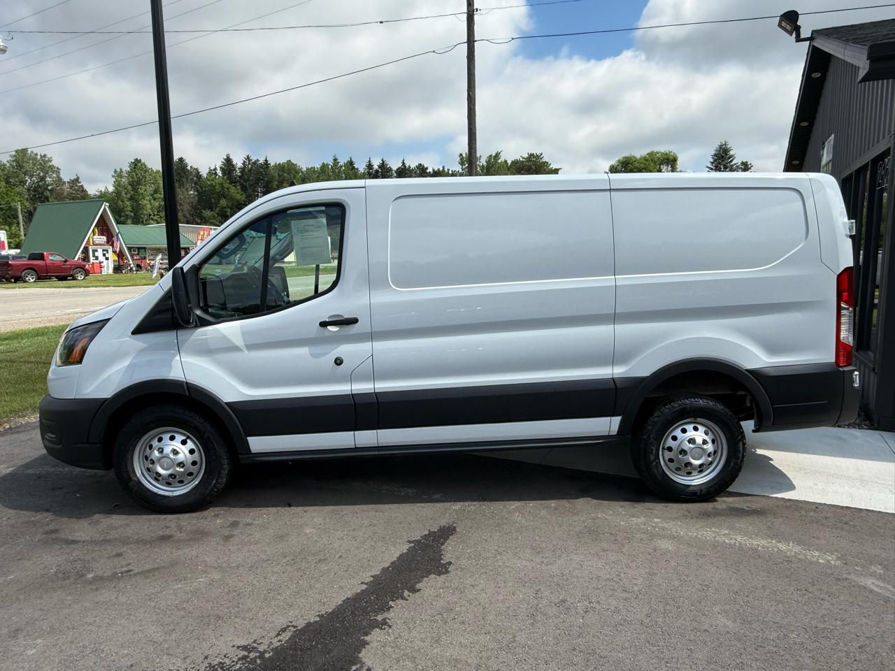 Ford Transit 150 Van Med. Roof w/Sliding Pass. 130-in. WB 2023