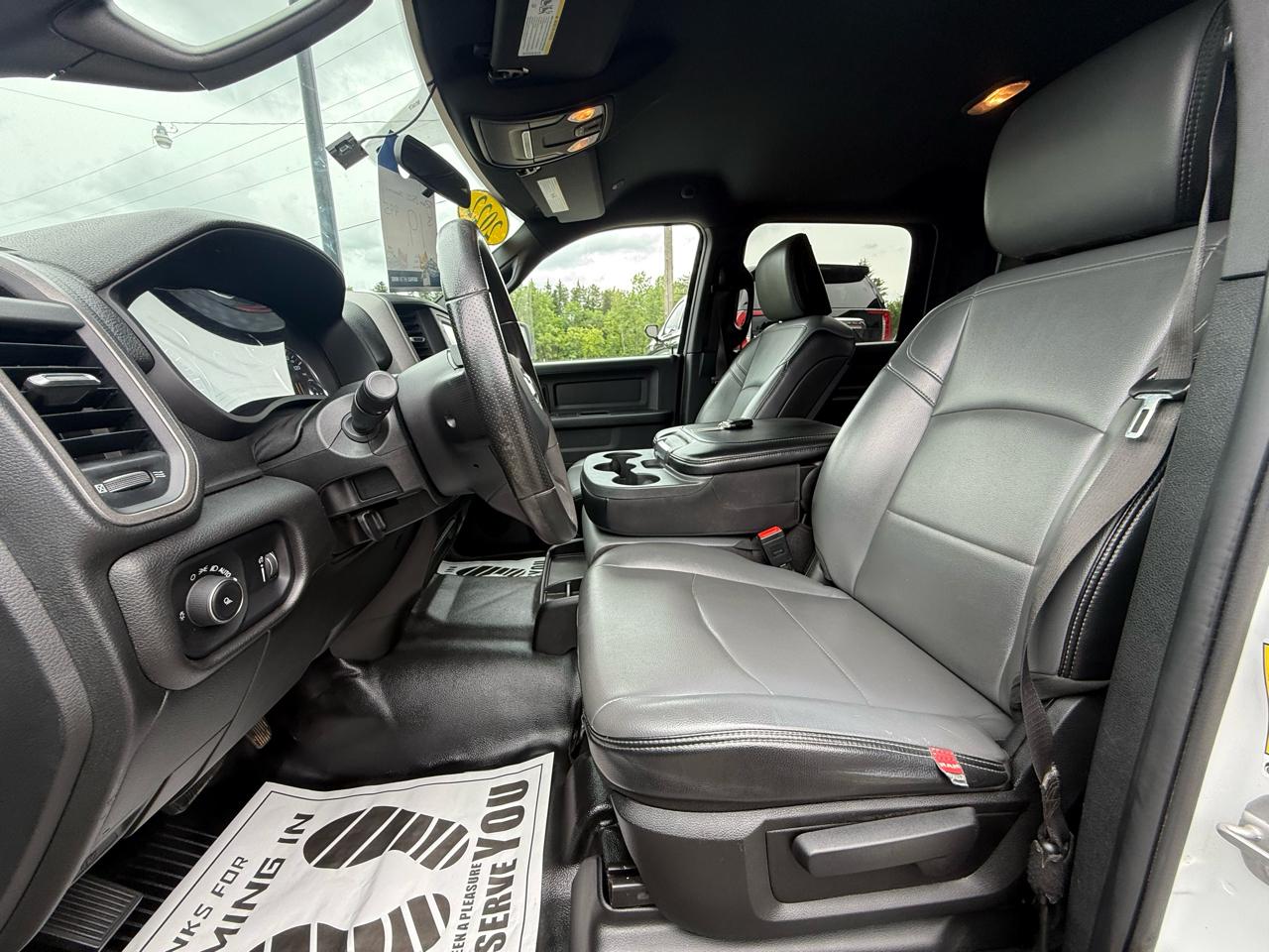 RAM 2500 Tradesman Crew Cab SWB 4WD 2022
