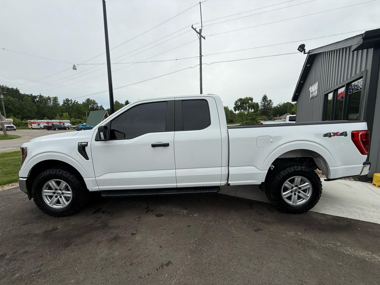 Ford F-150 4WD SuperCab 163" XL 2023