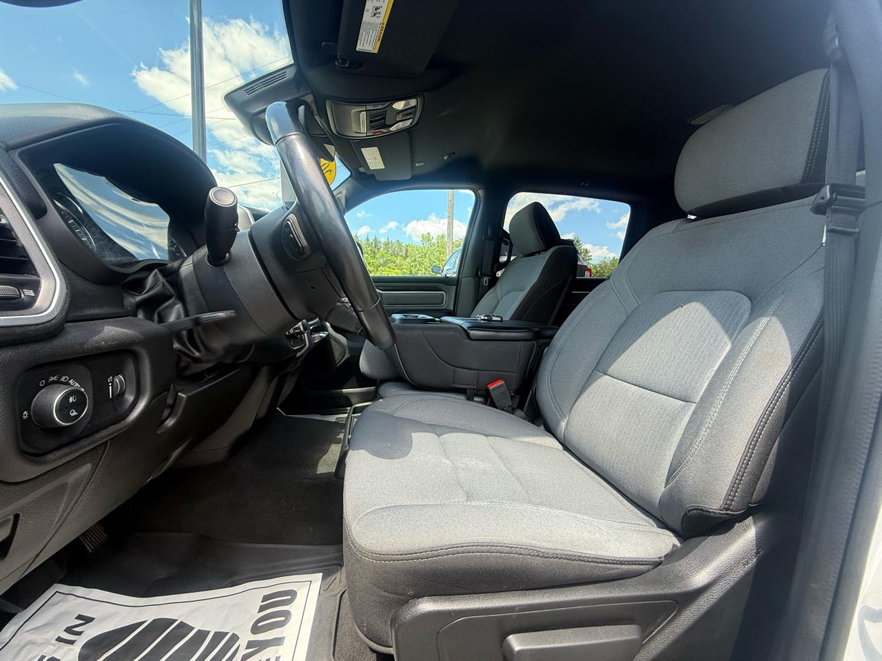 RAM 1500 Big Horn Crew Cab SWB 4WD 2023