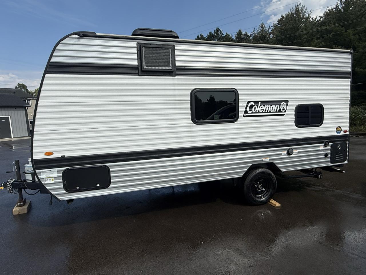 Coleman 17 B  2025