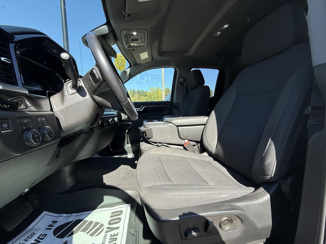 Chevrolet Silverado 1500 4WD Crew Cab 147" LT 2022