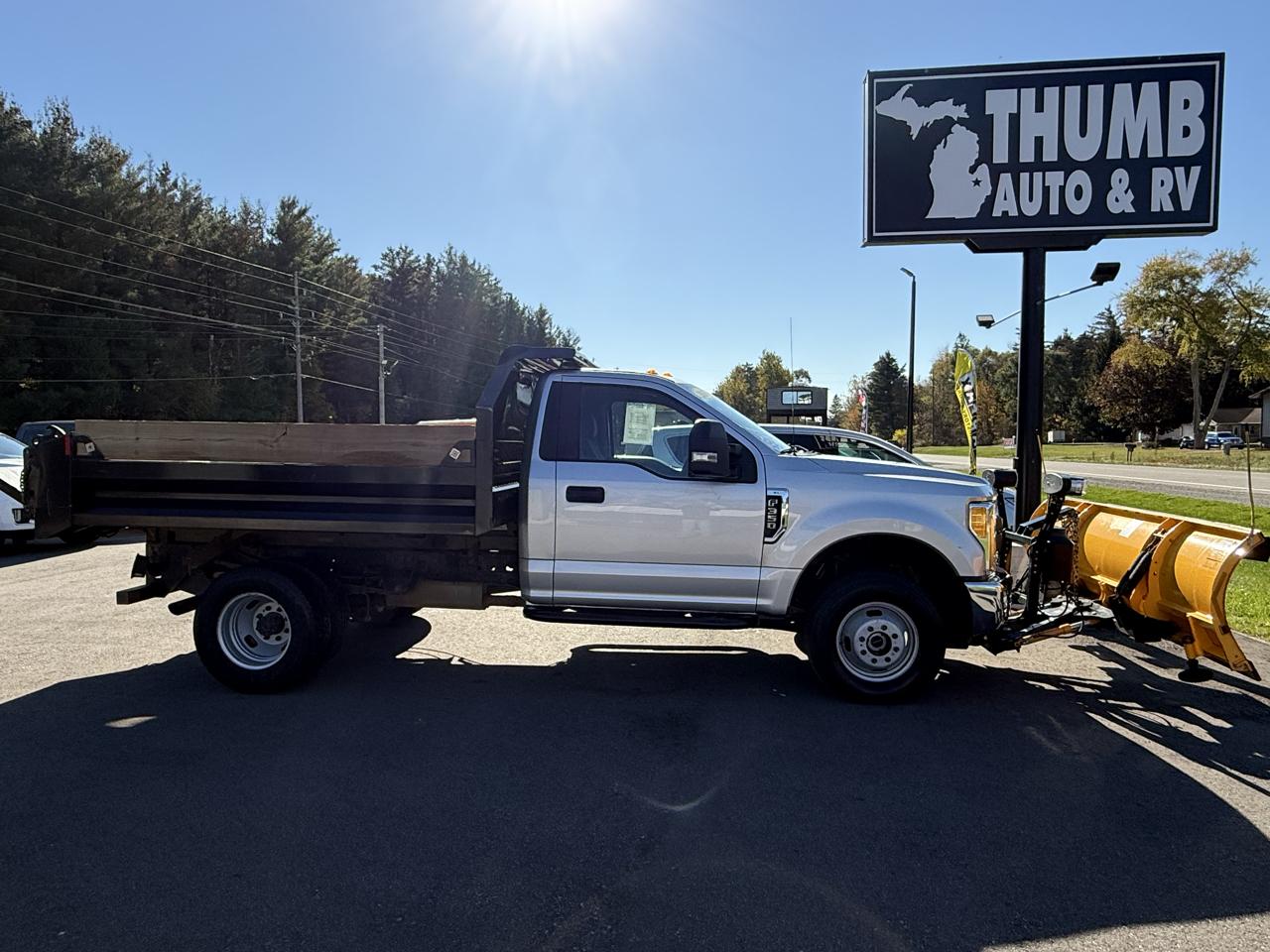2017 Ford F-350 Super Duty Chassis Cab