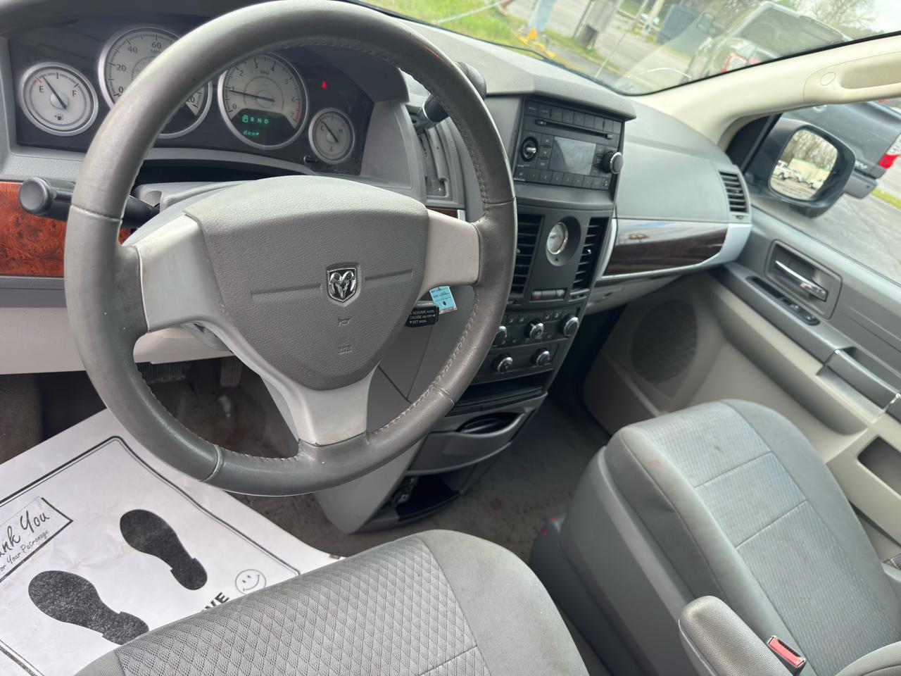 Chrysler Town & Country LX 2008