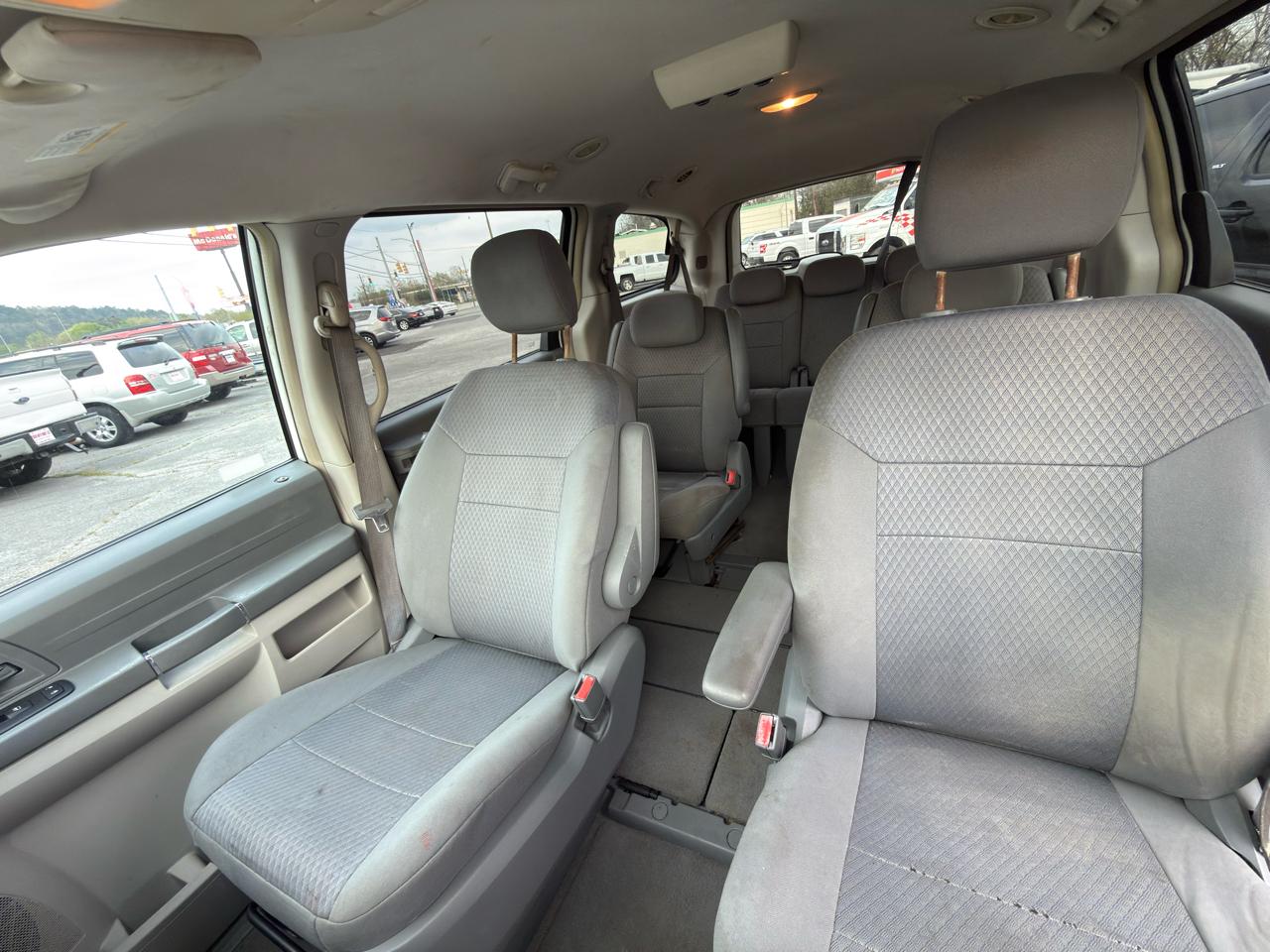 Chrysler Town & Country LX 2008