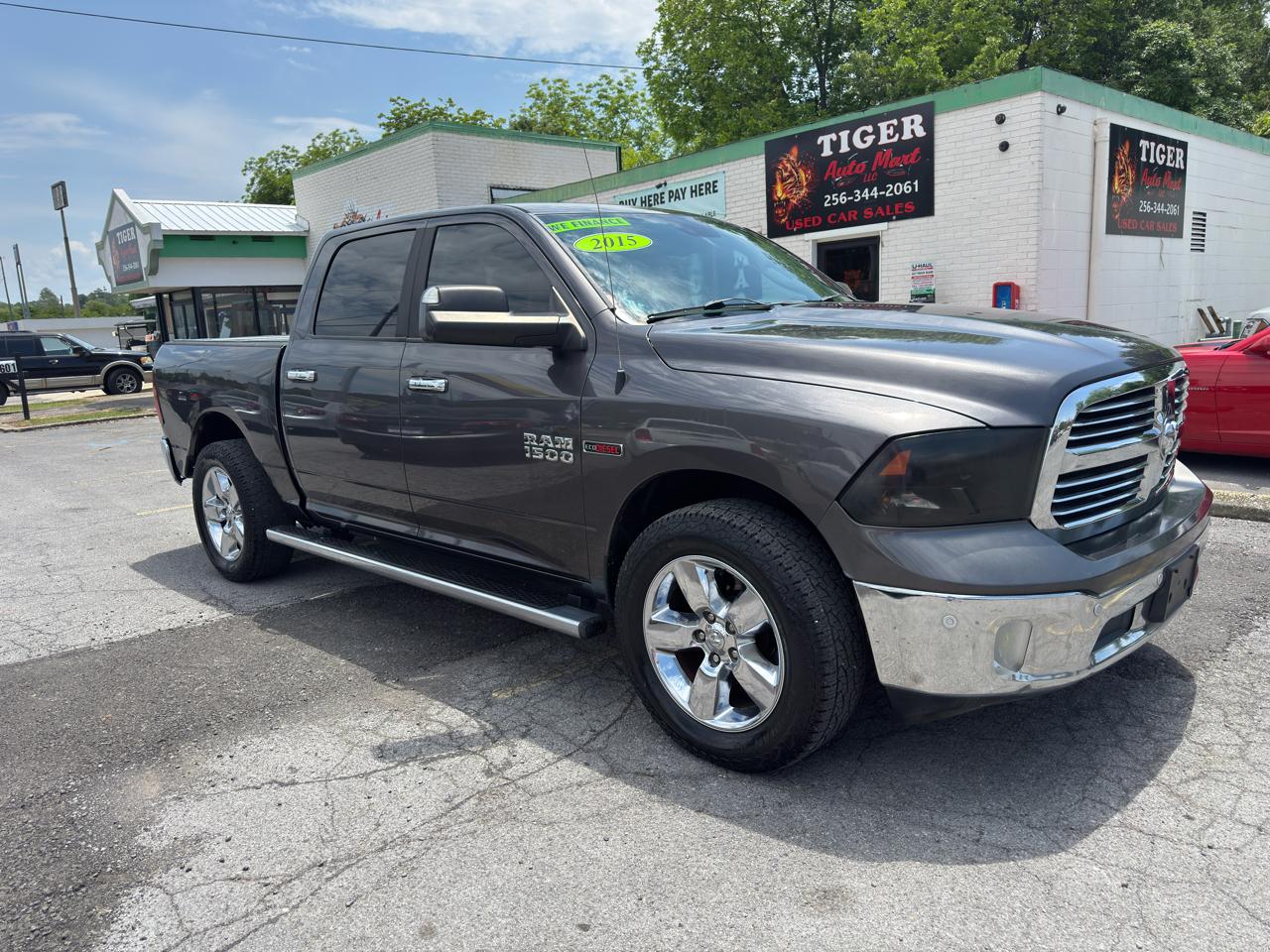 RAM 1500 SLT Crew Cab SWB 2WD 2015