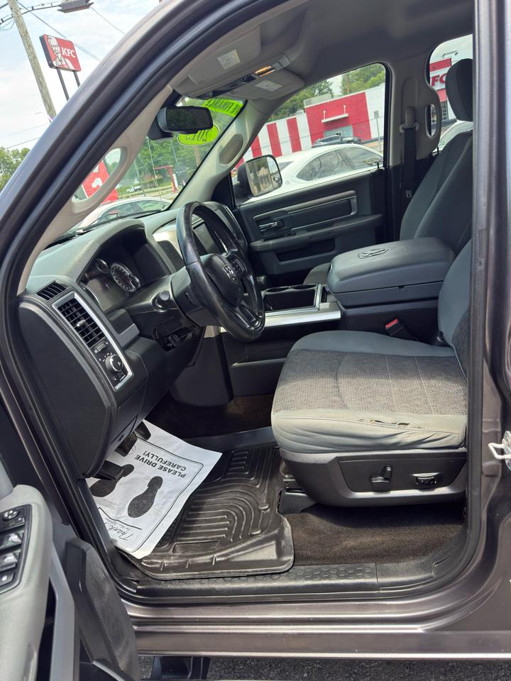 RAM 1500 SLT Crew Cab SWB 2WD 2015
