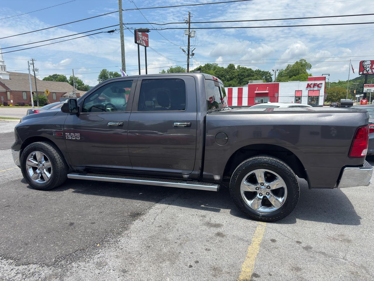 RAM 1500 SLT Crew Cab SWB 2WD 2015