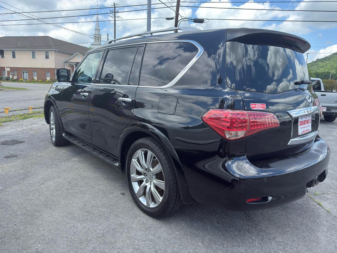 Infiniti QX56 2WD 2012