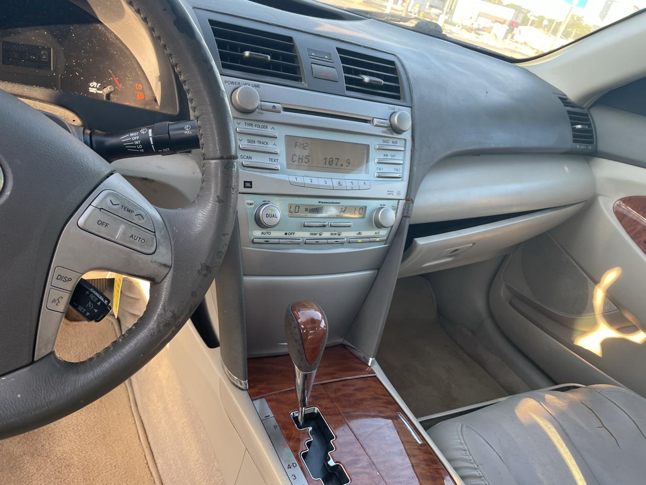 Toyota Camry SE 5-Spd AT 2009