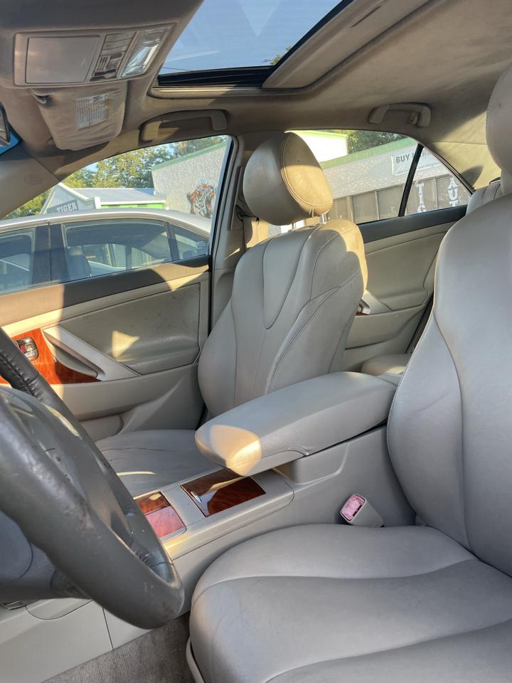 Toyota Camry SE 5-Spd AT 2009