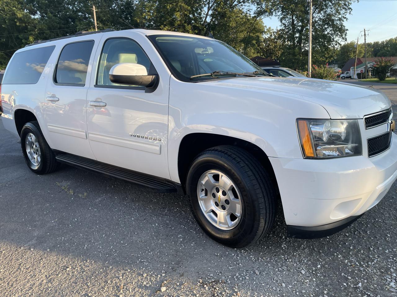Chevrolet Suburban LT 1500 2WD 2012