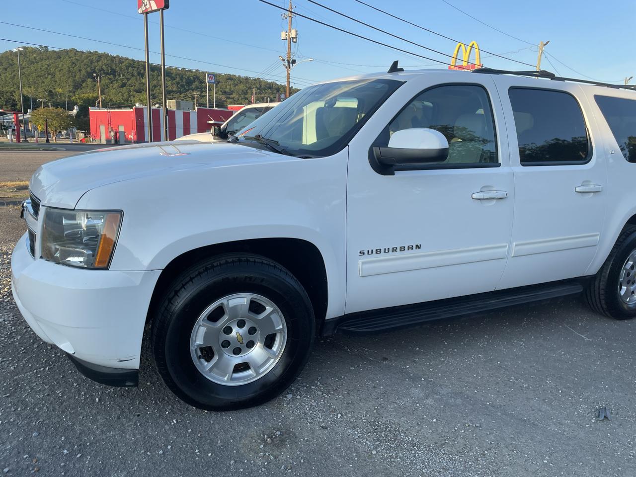 Chevrolet Suburban LT 1500 2WD 2012
