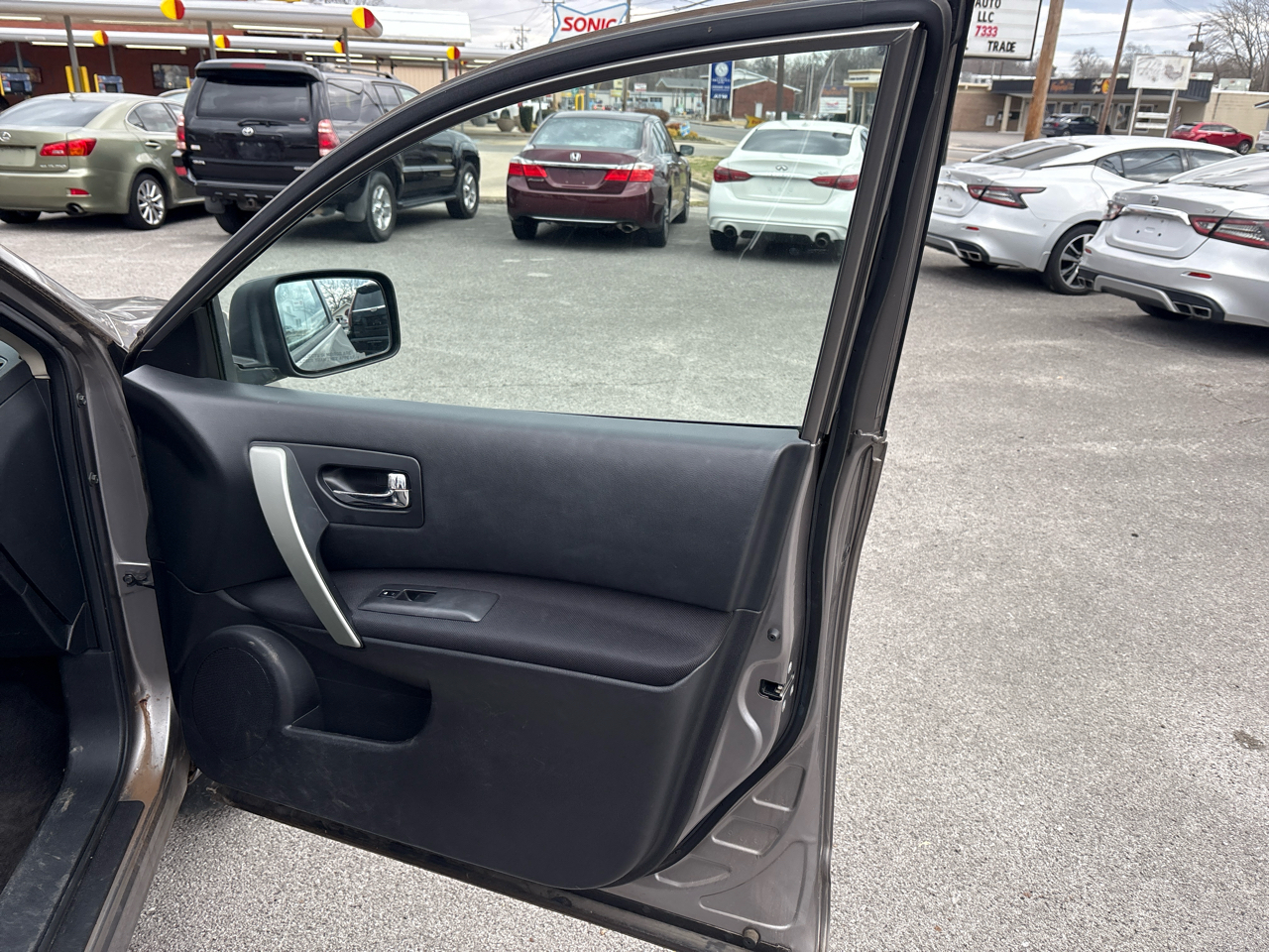 Nissan Rogue S AWD 2011