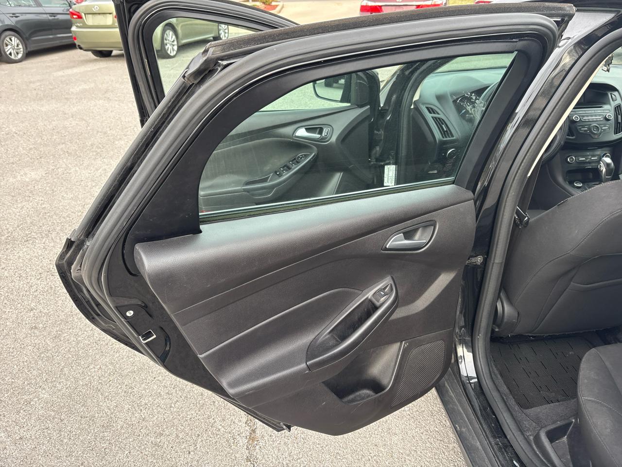 Ford Focus SE Hatch 2015